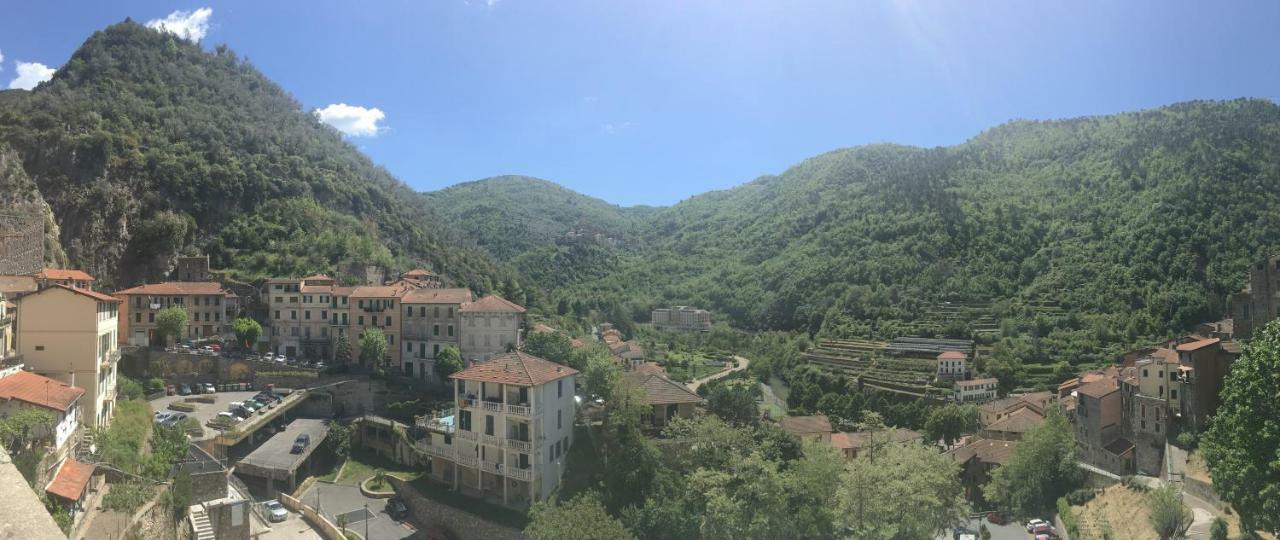 Bed and Breakfast Via Col Tempo à Pigna Extérieur photo